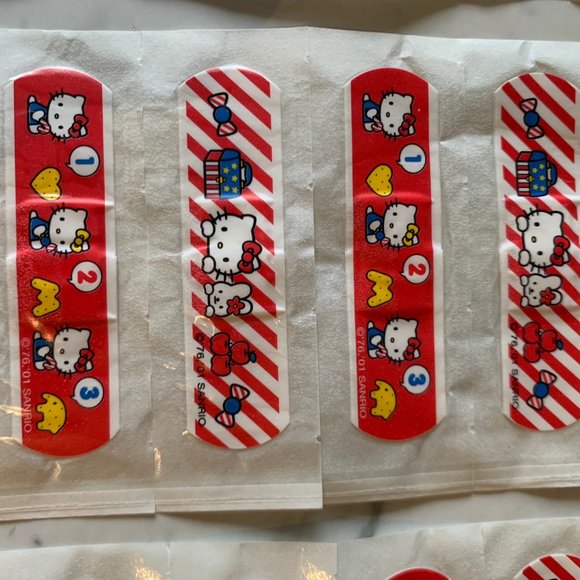 Vintage Hello Kitty mini bandaid kit from 2001 - Picture 5 of 8
